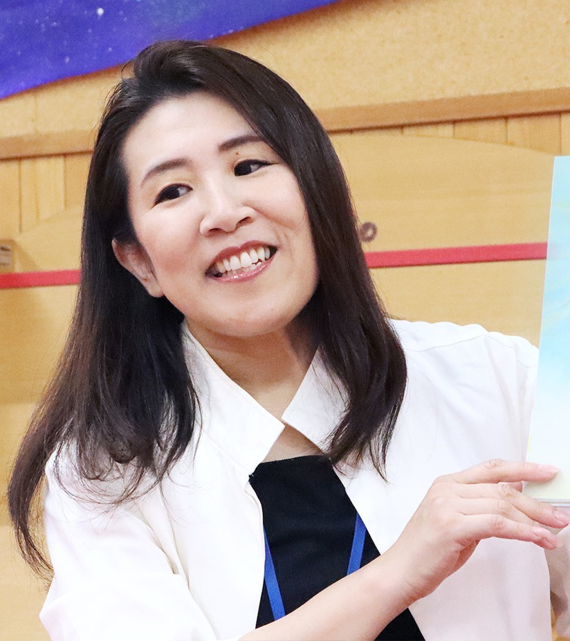 明石　英子